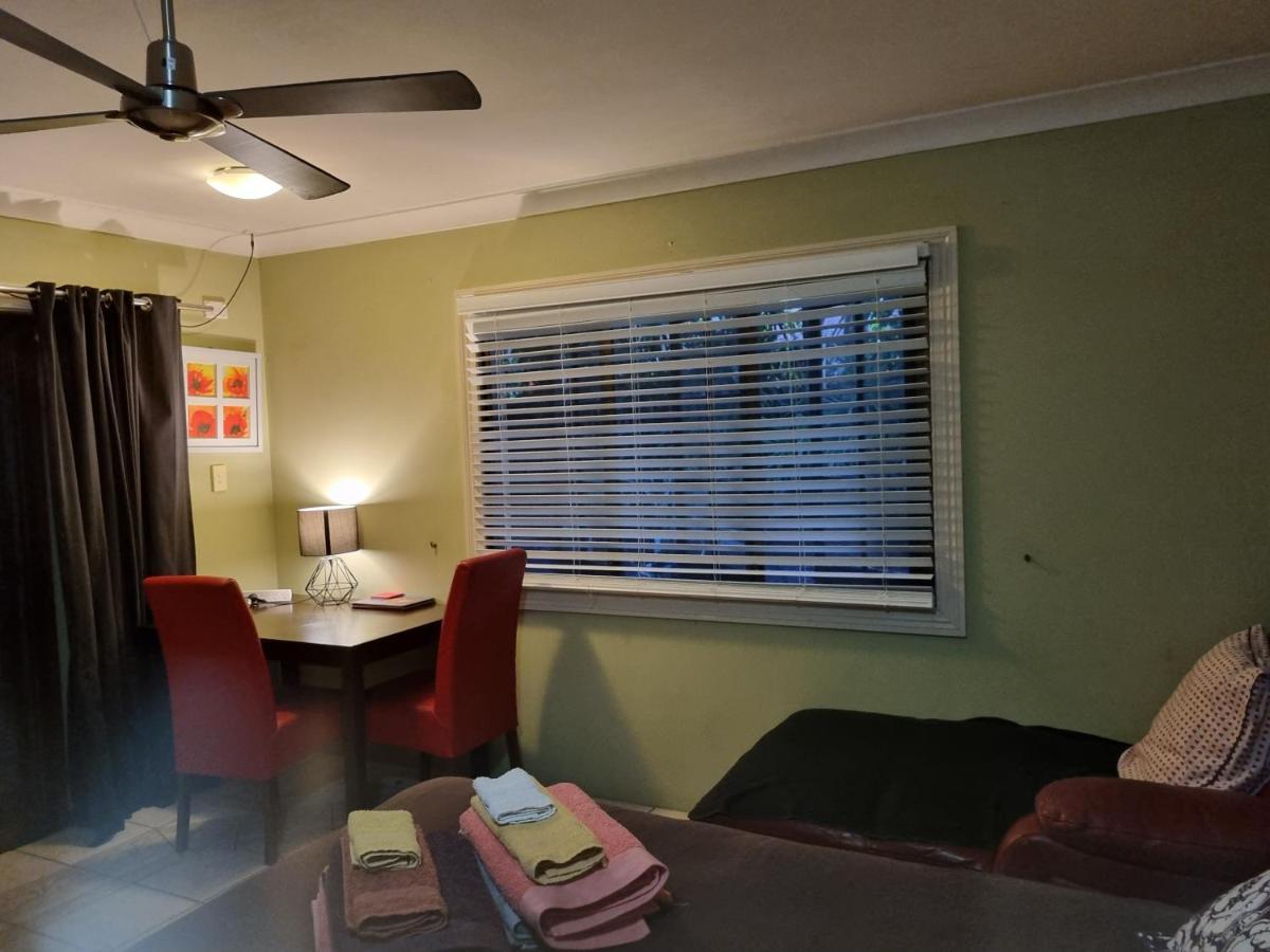 Homestay At Julie'S Кернс Екстериор снимка
