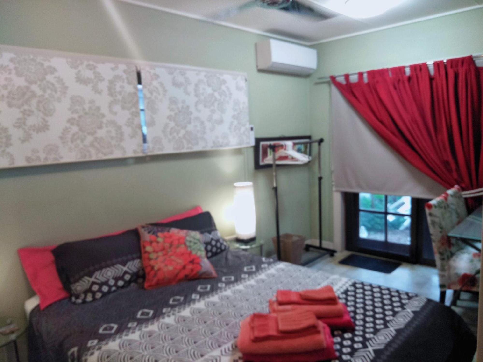 Homestay At Julie'S Кернс Екстериор снимка