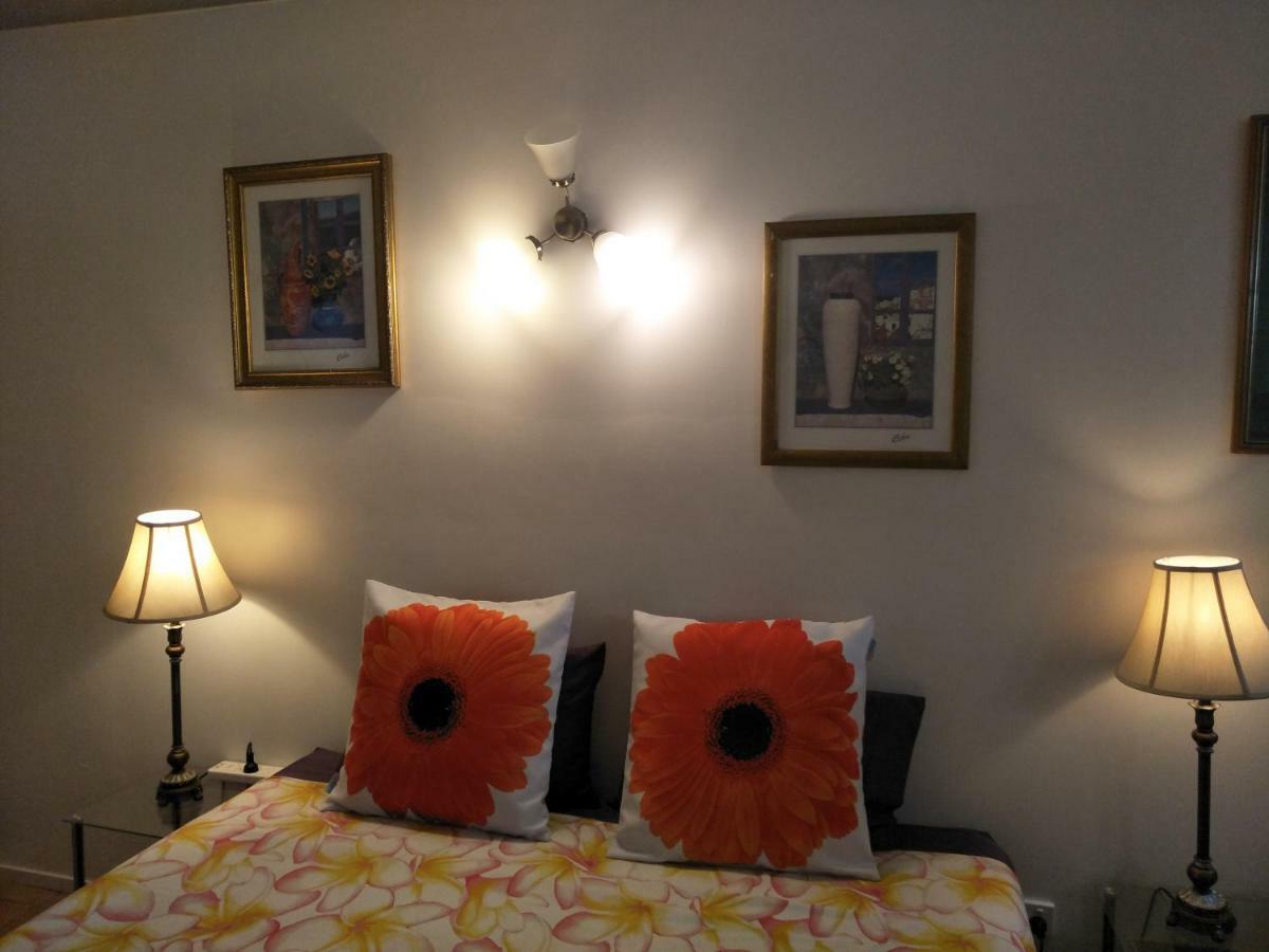 Homestay At Julie'S Кернс Екстериор снимка